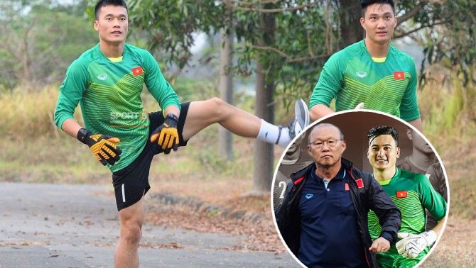 Văn Lâm chấn thương, Tấn Trường bị 'kỷ luật': HLV Park sẽ trao cơ hội cho người hùng U23 ở AFF Cup?