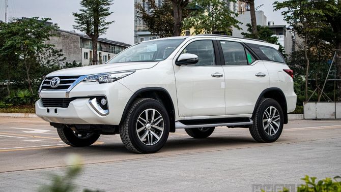 Bảng giá xe Toyota Fortuner mới nhất tháng 12/2021: Giá lăn bánh và khuyến mại mới nhất