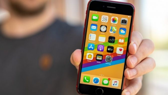 Đối tác Apple tuyển gấp người sản xuất iPhone SE 3 giá rẻ, trả lương cao để kịp ra mắt vào tháng 3