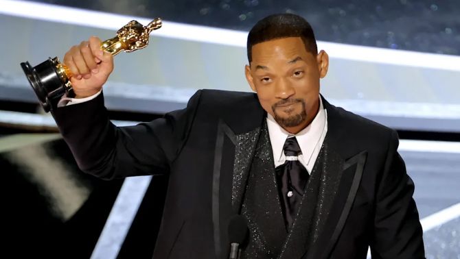 Will Smith xin lỗi Chris Rock vì hành động bạo lực tại Oscar, Viện Hàn Lâm tuyên bố sẽ vào cuộc 