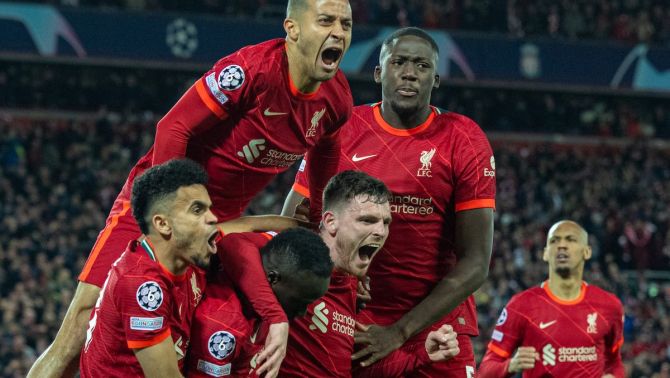 Huyền thoại MU nhận xét 'không tưởng' về kình địch Liverpool