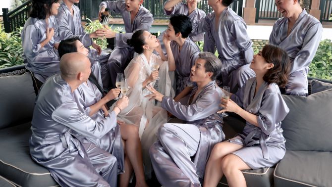 Ngô Thanh Vân cùng dàn sao đình đám lộ diện trước giờ G, lễ đường view biển gây choáng ngợp