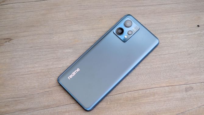 Đánh giá Realme 9: Cần cải thiện nhiều về hiệu năng và khả năng kháng nước, kháng bụi