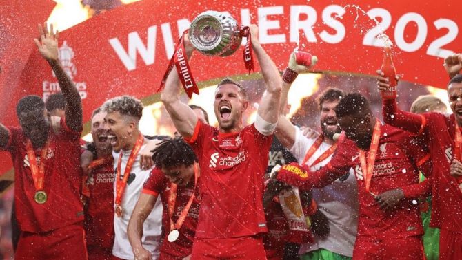 Liverpool tổ chức diễu hành mừng 3 chức vô địch