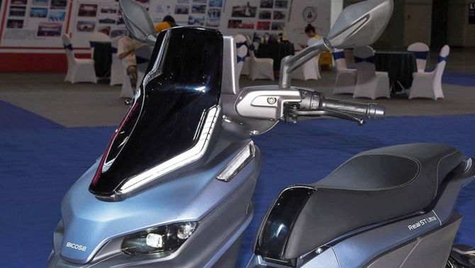 Mẫu xe máy mới giá rẻ hơn Honda SH 150i Việt 20 triệu gây sốt với thiết kế và công nghệ 'cân' tất cả