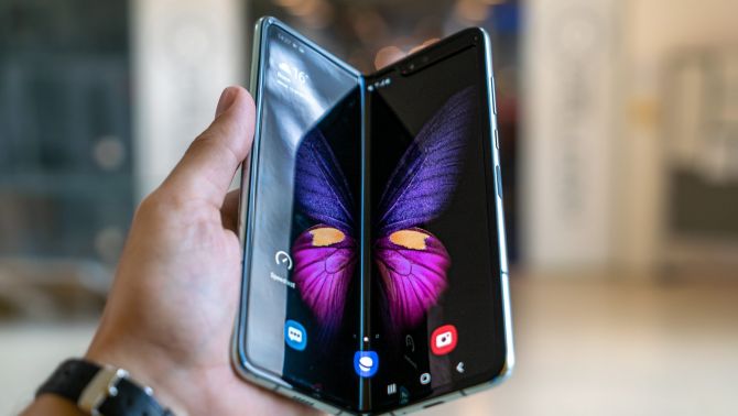 Samsung đang nỗ lực mang smartphone màn hình gập giá rẻ Galaxy A Fold và A Flip cho người dùng