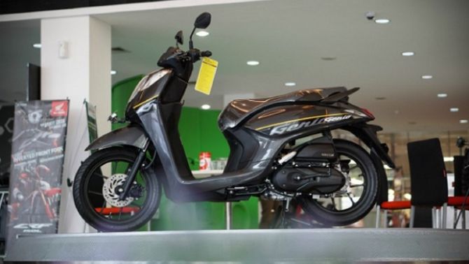 Lép vế trước Honda Vision 2021, mẫu xe máy nhập Indonesia được bán ra với giá rẻ tại đại lý Việt