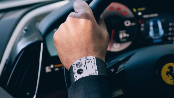 Richard Mille ra mắt đồng hồ cơ RM UP-01 Ferrari 'mỏng như giấy' chỉ bằng 1/6 Apple Watch 7