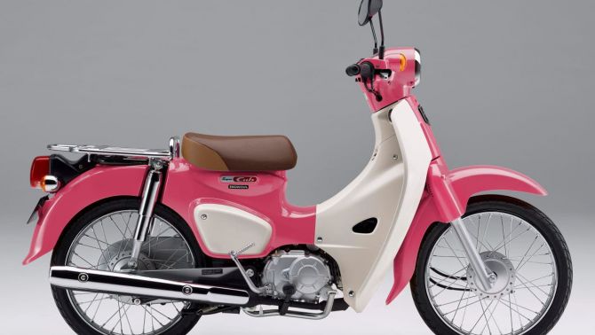Honda Super Cub 110 bản hồng nữ tính mở bán với giá 58 triệu đồng