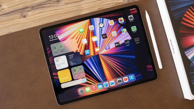 Apple sắp phát hành iPad 14 inch mới và iPad 11 inch với màn hình OLED và camera dưới màn hình