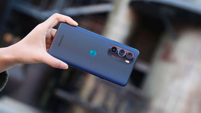 Motorola chính thức xác nhận Moto X30 sẽ có sạc nhanh 125W kèm camera selfie 60MP