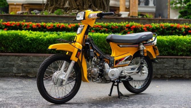 Bản độ Honda Dream đẹp mê mẩn, có giá lên tới cả trăm triệu đồng