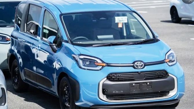 Mẫu MPV giá 333 triệu thế chỗ Toyota Veloz Cross chốt lịch ra mắt, thiết kế so kè Mitsubishi Xpander