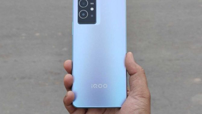 iQOO Z6 5G sắp ra mắt với sạc 80W, màn hình LCD 120Hz và chipset Snapdragon 7 Series