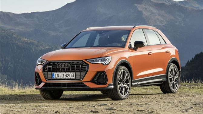 Audi Q3 thế hệ mới 2022 ra mắt với giá 1,3 tỷ đồng: Thiết kế đẹp mắt hơn, trang bị nâng cấp đáng kể