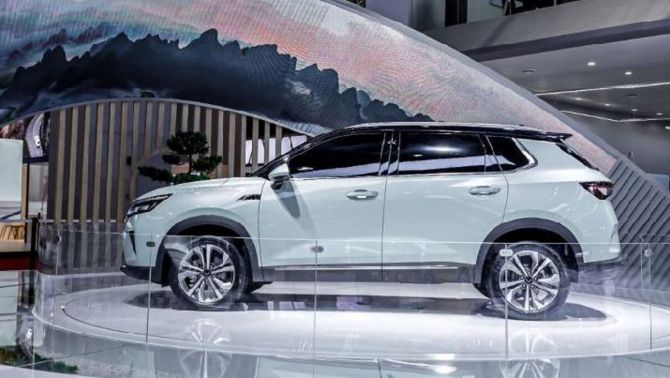 Cận cảnh mẫu SUV được dự đoán sẽ sớm 'bùng nổ' doanh số, giá bán rẻ hơn cả Hyundai Grand i10 Việt