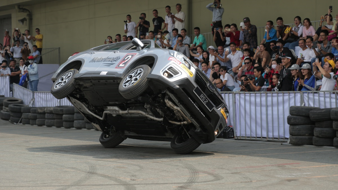Siêu Trình Diễn Ô Tô Mạo Hiểm Subaru Russ Swift Stunt Show chính thức trở lại Việt Nam