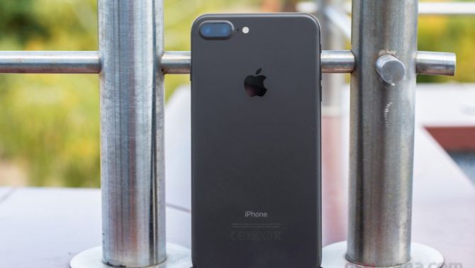 Giá iPhone 7 Plus tháng 10/2022, rẻ hơn iPhone 14 Pro Max tới 7 lần