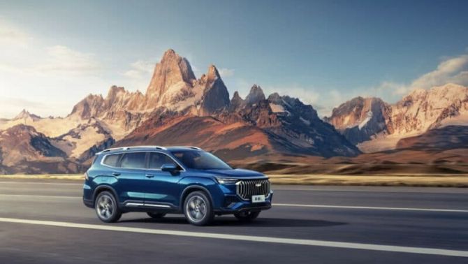 'Kẻ ngáng đường' Toyota Fortuner ra mắt với giá siêu rẻ, dễ thành hàng hot với loạt trang bị 'khủng'