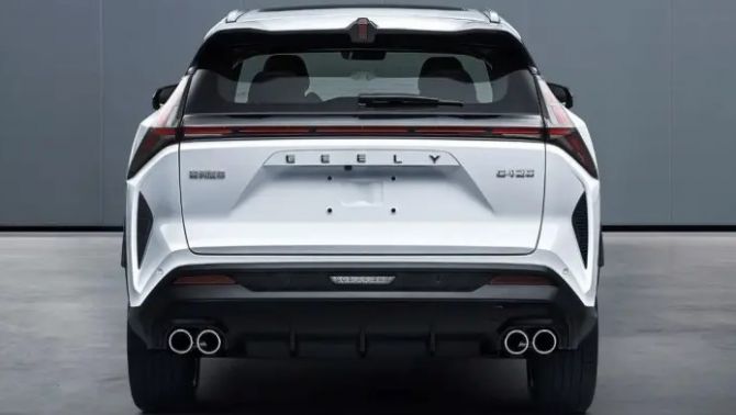 Tin xe hot 18/1: ‘Kẻ thách thức’ Toyota Fortuner chuẩn bị trình làng, BMW X7 2023 ra mắt