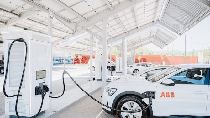 ABB E-mobility chuyển giao bộ sạc EV thứ 1 triệu