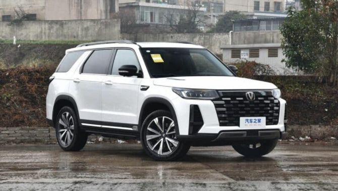 Toyota Fortuner 2022 'điêu đứng' trước đối thủ giá 589 triệu, cận cảnh thiết kế đẹp khó rời mắt