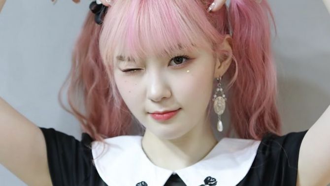 Kep1er vừa comeback, Chae Hyun đã bị dính chấn thương phải nhập viện khiến fan lo lắng