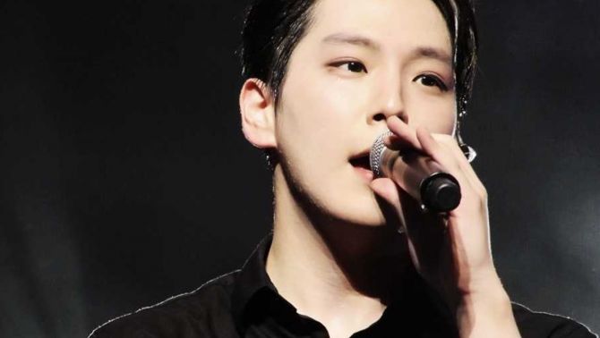 Cựu thần tượng Himchan (B.A.P) bị kết án 10 tháng tù vì tội quấy rối tình dục