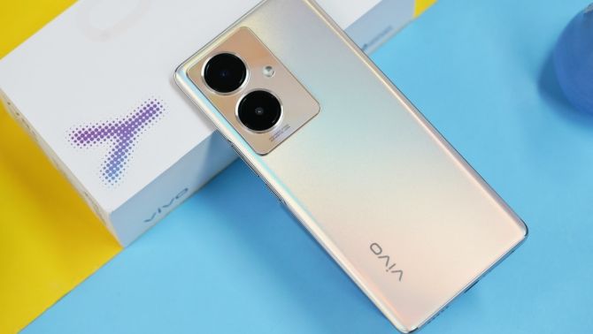 Mở hộp vivo Y78+: Giá 5.4 triệu có màn hình cong, RAM 12GB, sạc 44W khiến Galaxy S23 Ultra ngã ngửa