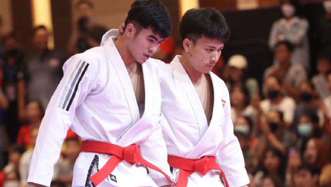 Thua 'oan ức' chủ nhà Campuchia, VĐV Thái Lan bật khóc ngay sau khi lỡ hẹn với HCV SEA Games 32