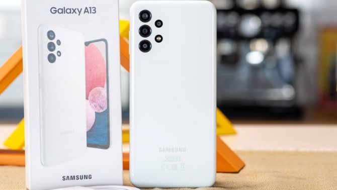 Mua ngay điện thoại Samsung giá chỉ 3.7 triệu có thiết kế đẹp, trang bị ‘khủng’ chẳng kém Galaxy S23