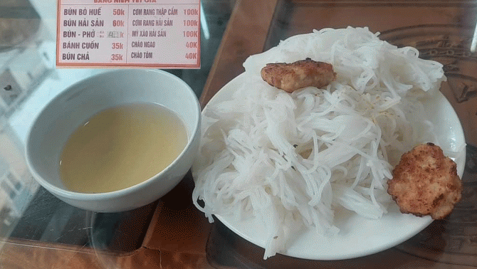 Cục Quản lý thị trường Thanh Hoá phản hồi về việc suất bún 2 miếng chả giá 35 ngìn đồng ở Sầm Sơn