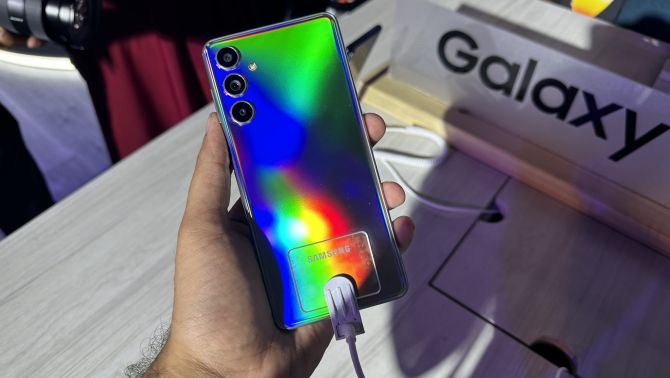 'Vua pin trâu giá rẻ' của Samsung ra mắt, trang bị tốt hơn Galaxy S23 Ultra