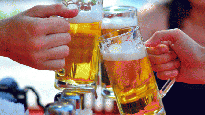 Điểm tên 5 điều tối kỵ ít ai biết khi uống bia vào mùa hè: Không uống bia cùng với đồ nướng