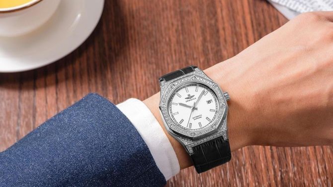 Đồng hồ SRWatch có tốt không, các bộ sưu tập bán chạy