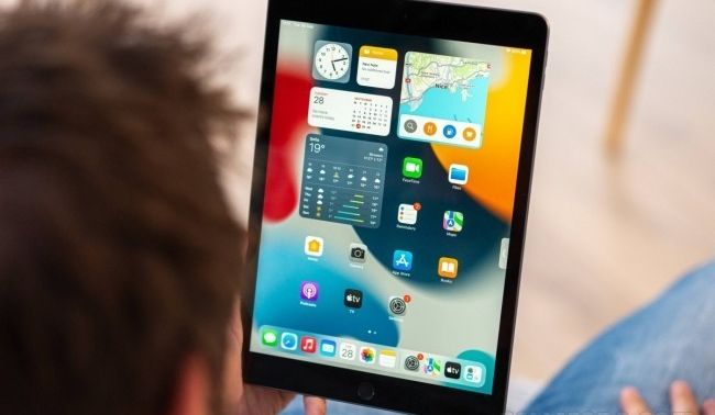 iPad Gen 9 giờ rẻ như bèo, chuẩn vua máy tính bảng đa năng, giải trí, học tập đều ngon