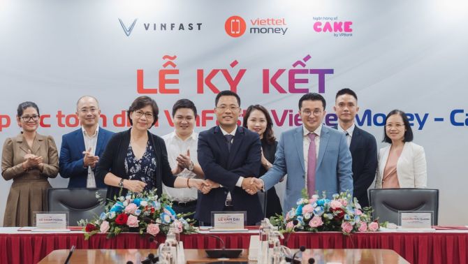 VinFast hợp tác với Cake by VPBank và Viettel Money, hỗ trợ khách mua xe máy điện trả góp giá ưu đãi