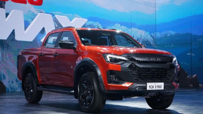 ‘Kẻ hủy diệt’ Ford Ranger chính thức ra mắt: Công nghệ vượt trội, giá chỉ từ 356 triệu đồng