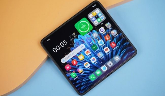 Kẻ hủy diệt Galaxy Z Fold5 lộ diện, dễ lên ngôi vua màn gập nhờ giá rẻ bất ngờ