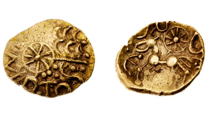 Đồng xu vàng quý hiếm 2.100 năm tuổi được đấu giá lên tới gần 600 triệu đồng, danh tính người đúc gây bất ngờ