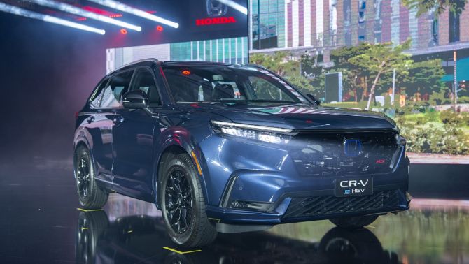 Giá 1,259 tỷ đồng, Honda CR-V e:HEV RS có gì nổi bật so với Mazda CX-5 và Hyundai Tucson?