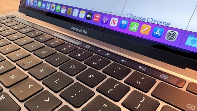 Macbook Pro 13 inch với Touchbar bị Apple dừng sản xuất