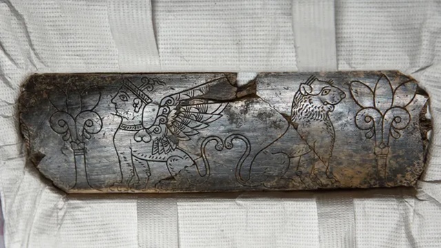 Phát hiện ngà voi 2.800 năm tuổi chạm khắc nhân sư ở Thổ Nhĩ Kỳ