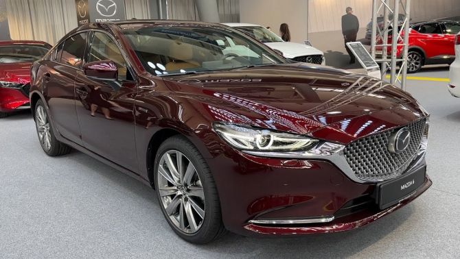 Ra mắt Mazda 6 phiên bản mới với thiết kế đẹp ngỡ ngàng: Giá không rẻ, liệu có gặp khó trước Toyota Camry?