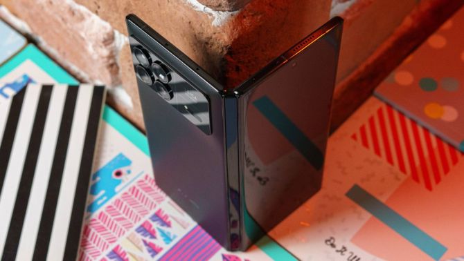 Xiaomi Mix Fold 4 lộ diện: Bản lề siêu bền, RAM khủng 16GB, sạc 100W và camera Leica sẵn sàng quyết đấu Galaxy Z Fold4