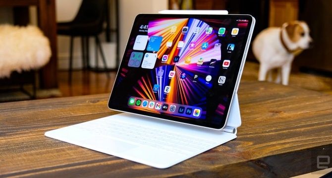 iPad Pro M1 vẫn là sư tử của làng máy tính bảng, mạnh mẽ cho làm việc, giải trí giá cực kỳ dễ chịu
