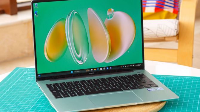 Mở hộp Huawei MateBook 14 2024: Thiết kế mỏng nhẹ, màn hình lớn, hiệu năng mạnh, hỗ trợ bút cảm ứng hiện đại