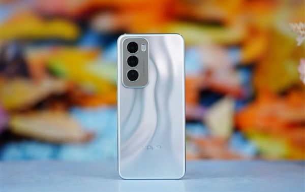 Rò rỉ chuyên gia nhiếp ảnh giá rẻ mới với camera cực khủng, áp đảo iPhone 15, Galaxy A55 5G