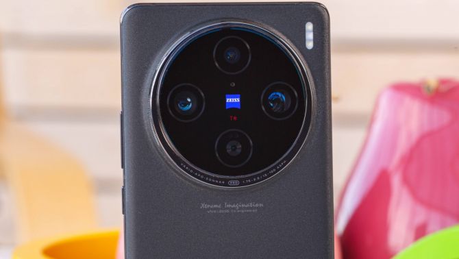 Lộ diện đối thủ giá rẻ của Galaxy S24 Ultra, có 3 camera 50MP, dư sức áp đảo iPhone 15 Pro Max