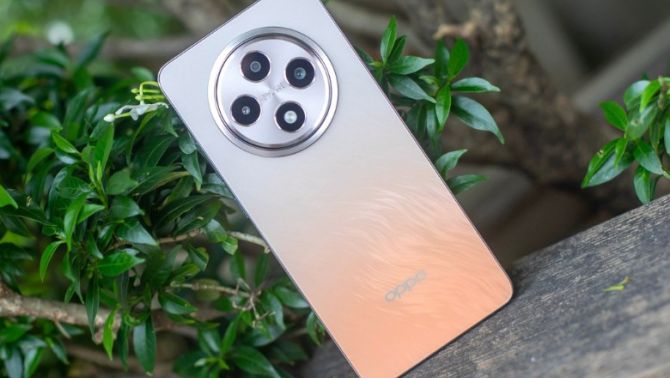 Vua smartphone AI giá rẻ OPPO Reno12 F 4G ra mắt: Màn hình lớn như iPhone 15 Pro Max, camera xịn như Galaxy S24